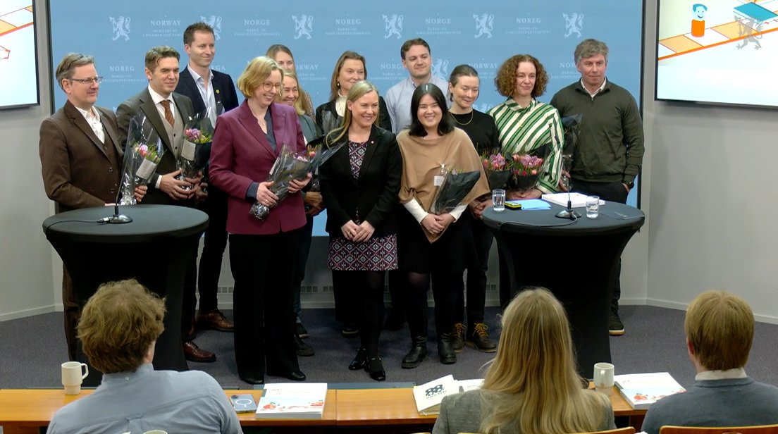 Overrekking av rapport frå fødselstalsutvalet